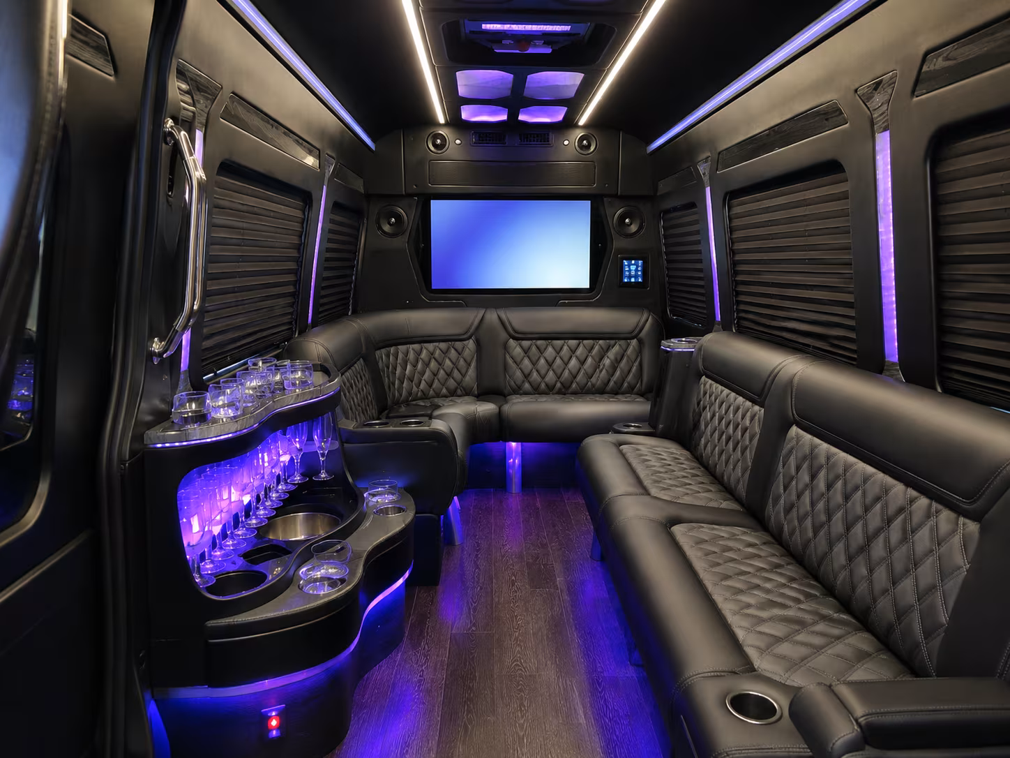 large conference and event shuttles to tacoma dome and showare center