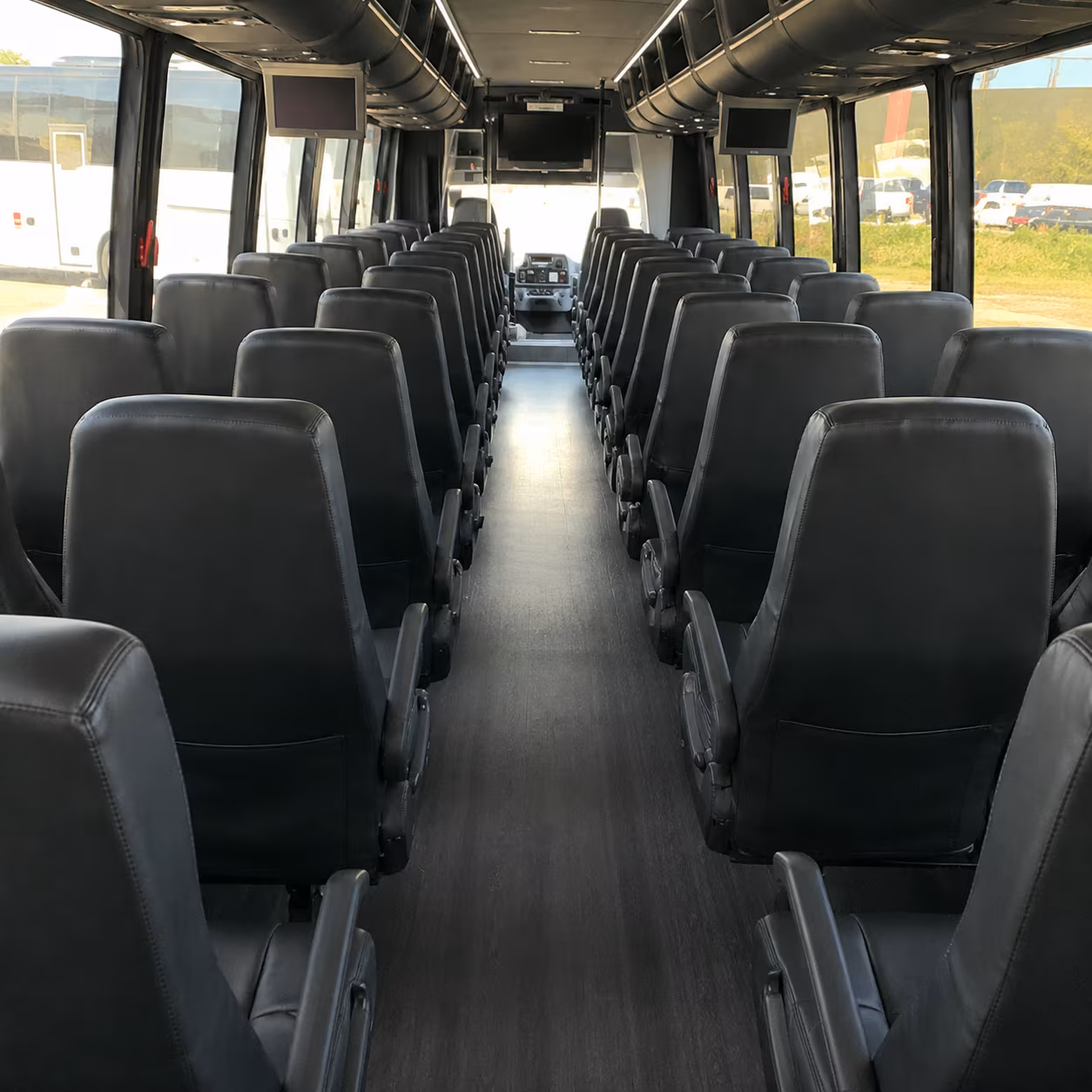 minibuses and charter buses to tacoma museums and point defiance zoo